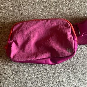 Lululemon everywhere belt bag